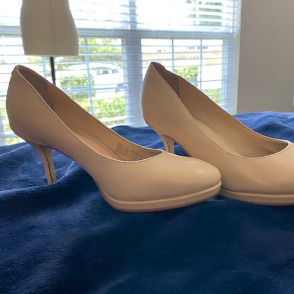 WOMENS UKIES Paris Cream leather 3.5" high heels size 6